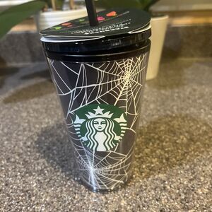 Starbucks Halloween 2021 Glow in Dark Spider web Grande 16oz Cold Cup Tumbler